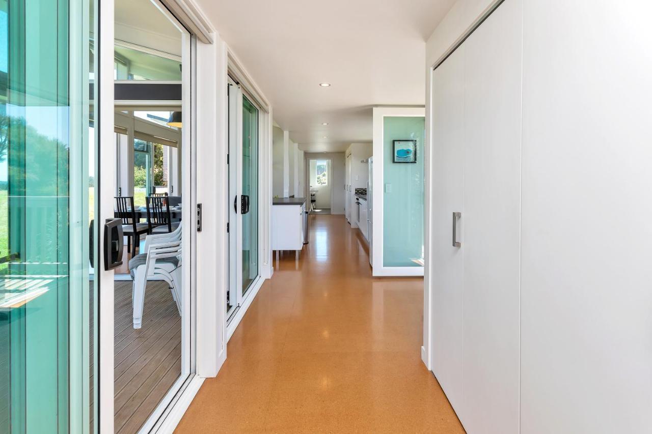 Paroa Bay Chalets - Te Whare Tui ラッセル エクステリア 写真