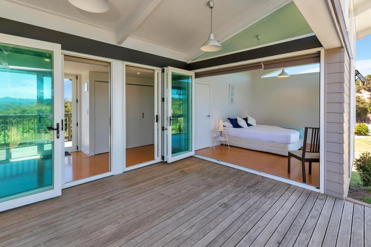 Paroa Bay Chalets - Te Whare Tui ラッセル エクステリア 写真