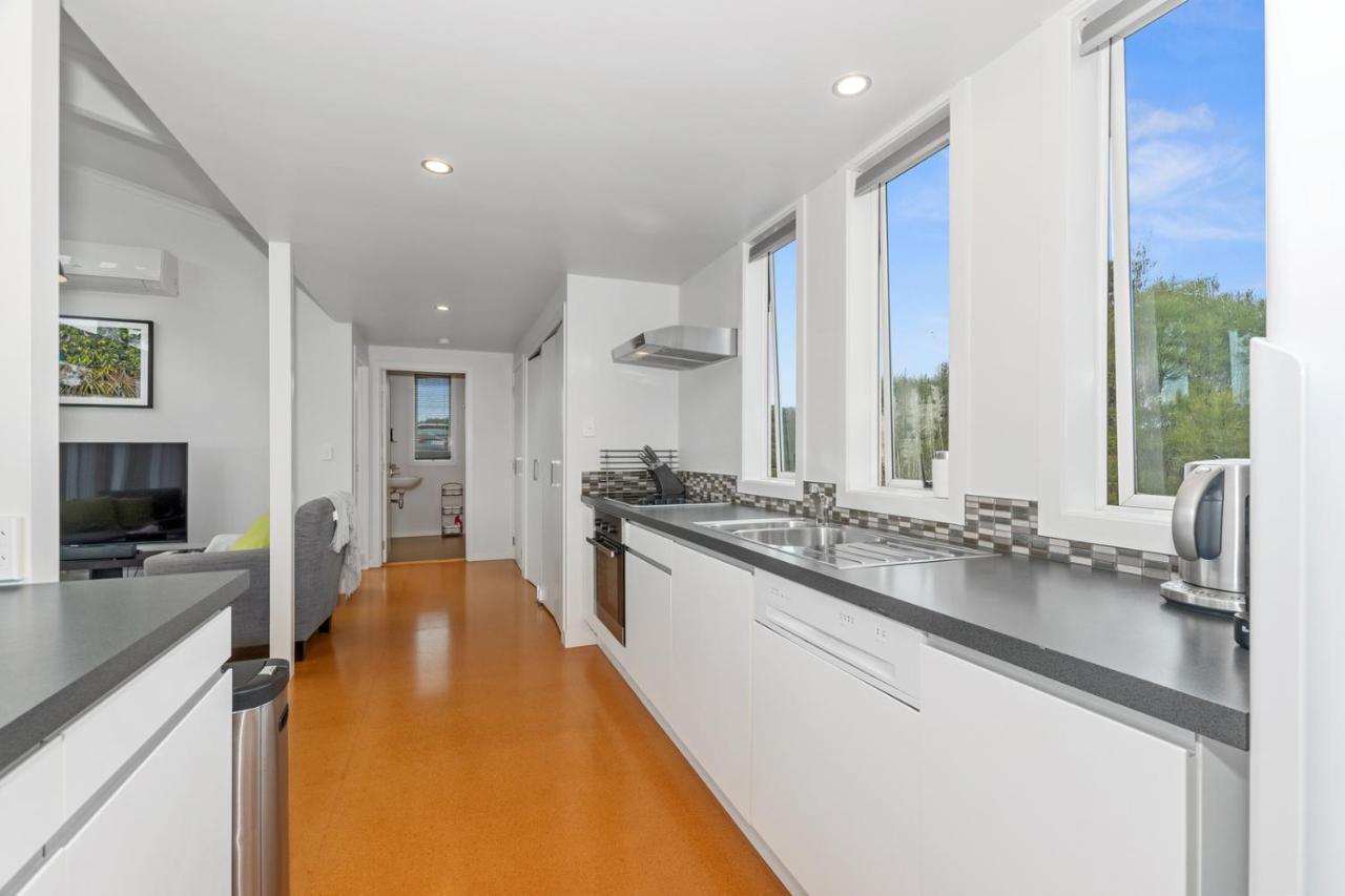 Paroa Bay Chalets - Te Whare Tui ラッセル エクステリア 写真