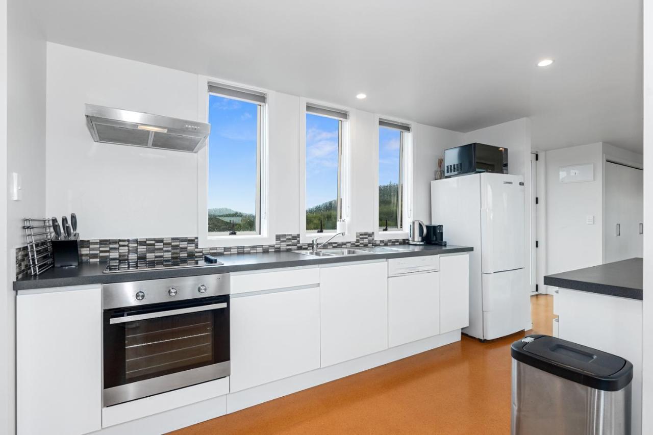 Paroa Bay Chalets - Te Whare Tui ラッセル エクステリア 写真
